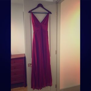 Lulu’s burgundy chiffon maxi dress
